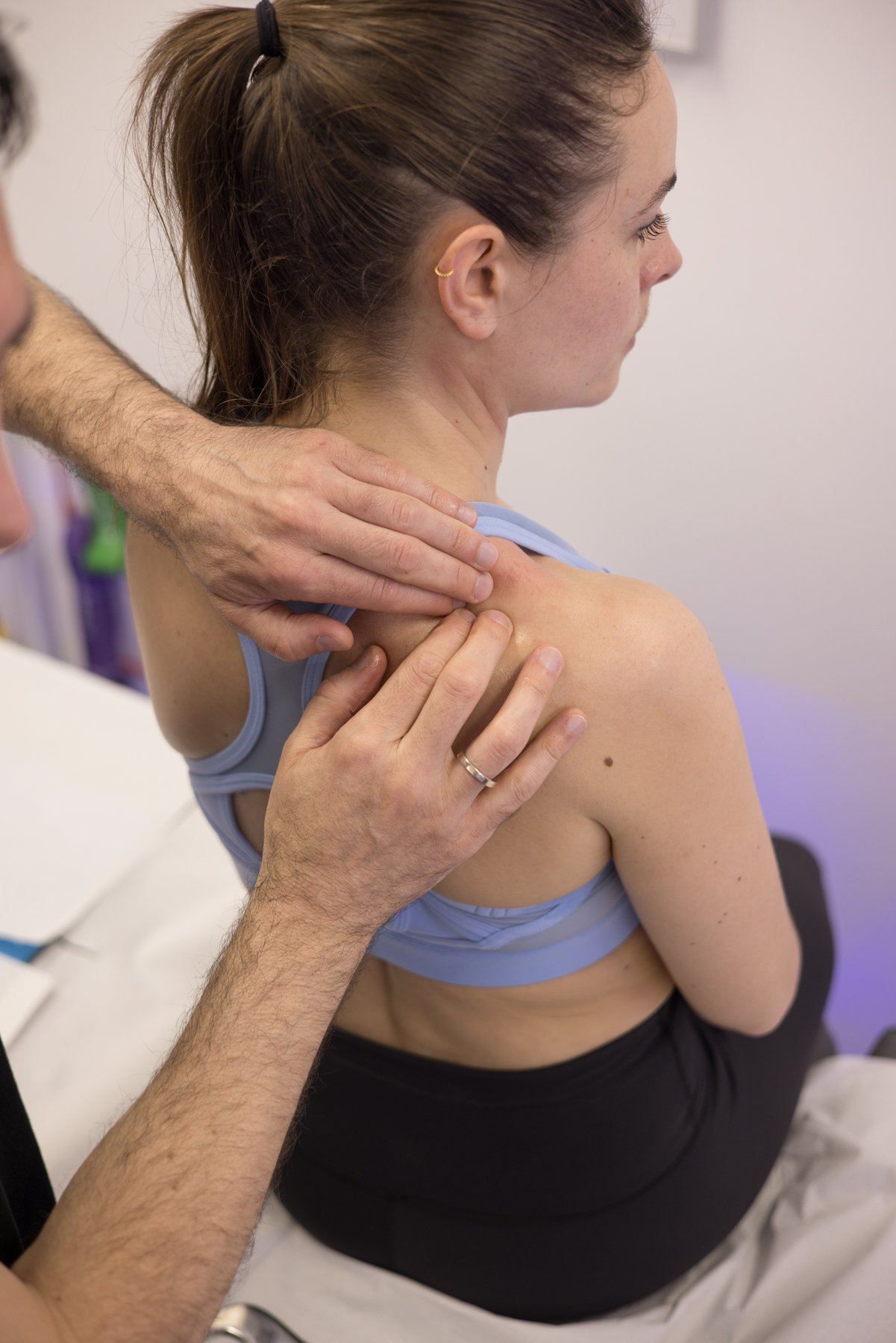 Sports Massage for back pain-Mr Salus Sporting Lab